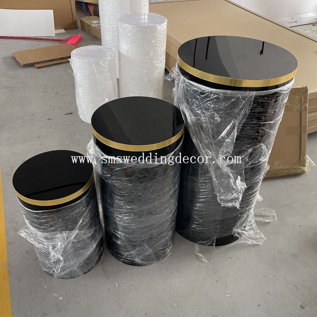 Black Cylinder Party Table