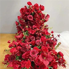 red roses wedding table arrangements