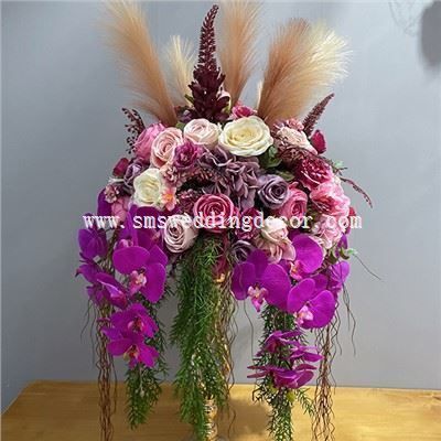 Decoratiuni de masa cu flori de nunta artificiale