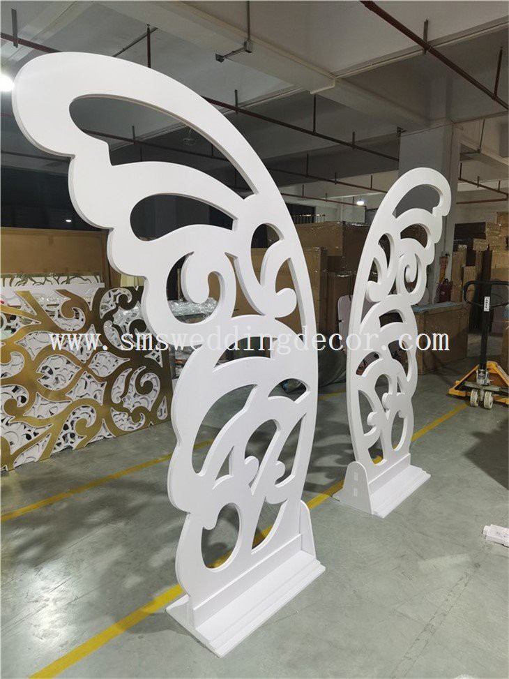 beautiful wedding arches