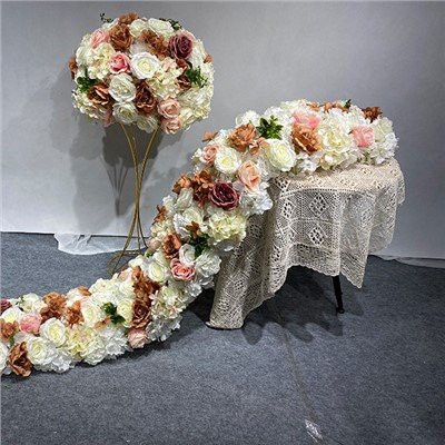 Centre de masă cu flori artificiale