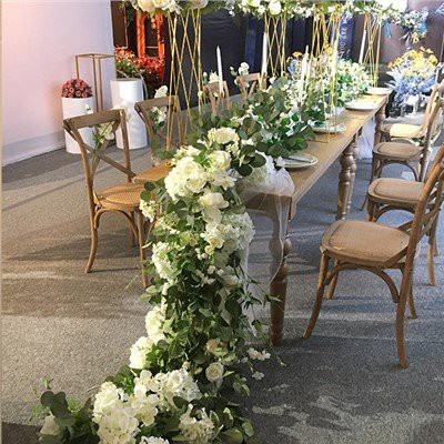 Masa de mireasa Silk Flower Runner