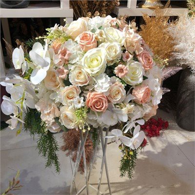 Aranjamente florale din matase pentru centre de nunta