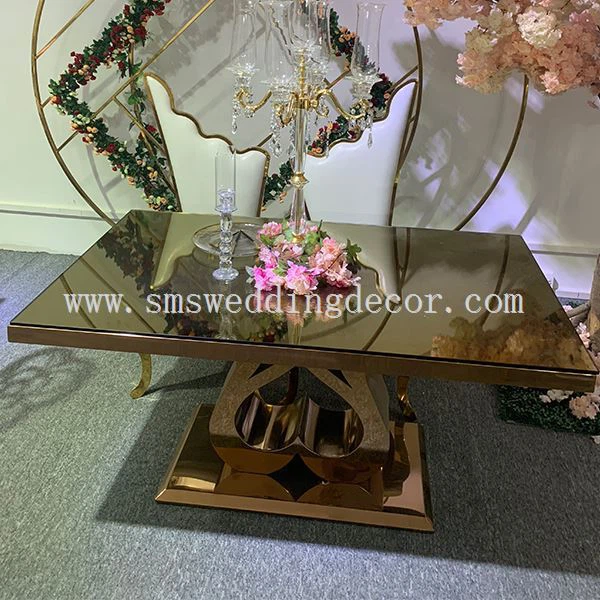 reception sweetheart table