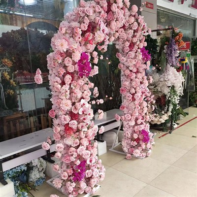 Arc de flori pentru usa din fata