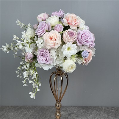 Centre de piese mari cu bile de flori